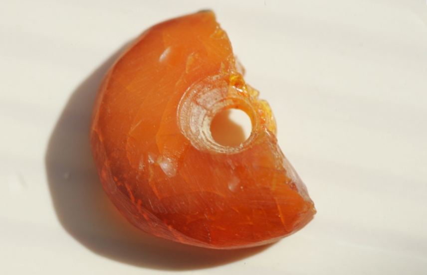 Stone_Age_people_liked_honey-coloured_amber.jpg
