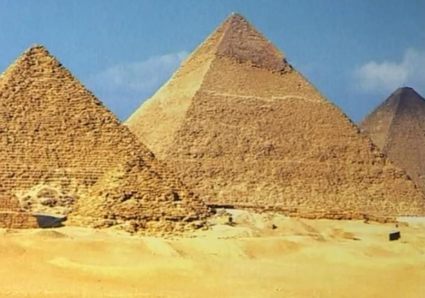 Amber_is_found_in_the_pyramids_of_pharaohs.jpg